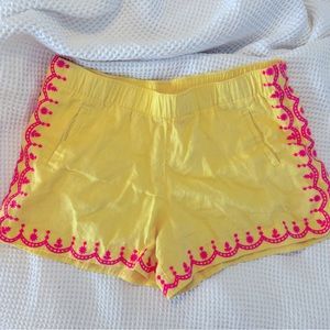 Lilly Pulitzer 4” Laryn Linen Shorts - Calla Yellow. Size Large.